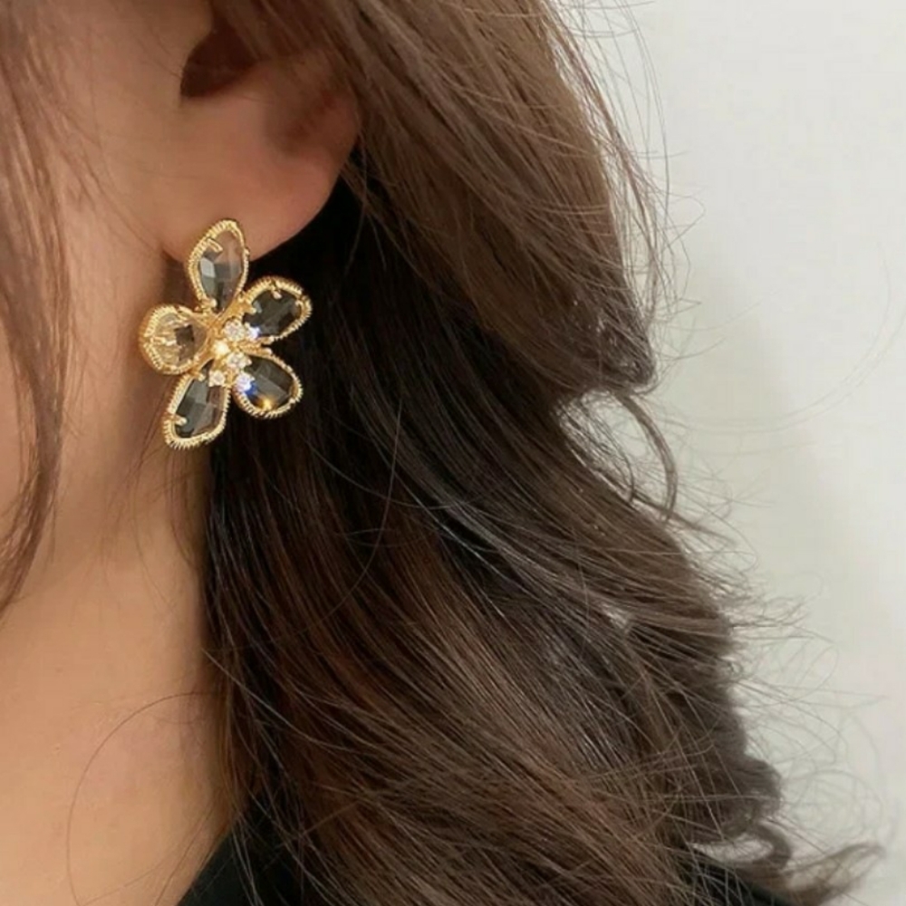 Floral embellished gold and crystal earrings; nwot - Picture 2 of 10